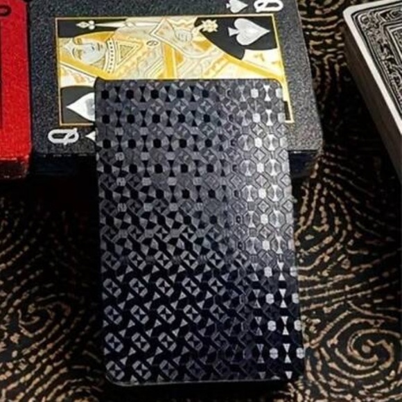 ♥️♣️♦️♠️ LET’S PLAY❗️ BLACK CHECKERED STYLE CARDS WITH GOLD & SILVER ACCENTS❗️ - Picture 3 of 4